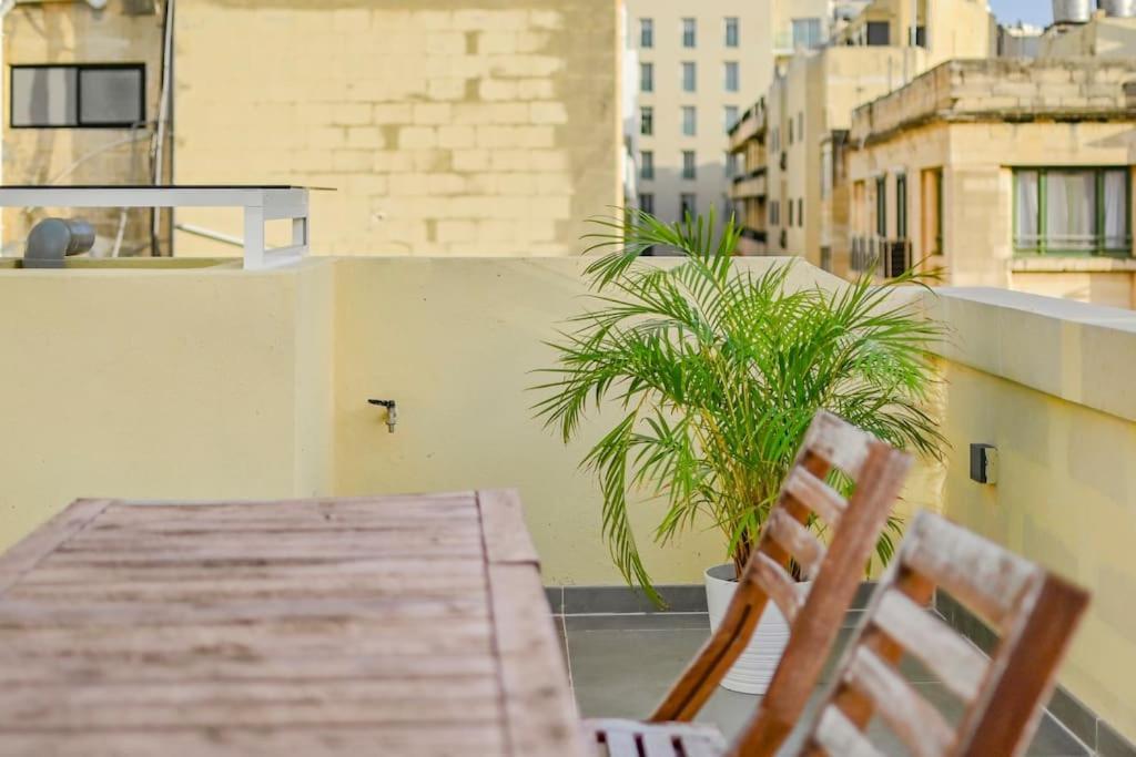 Sliema Unique 4 Bedroom Townhouse Off The Beach المظهر الخارجي الصورة